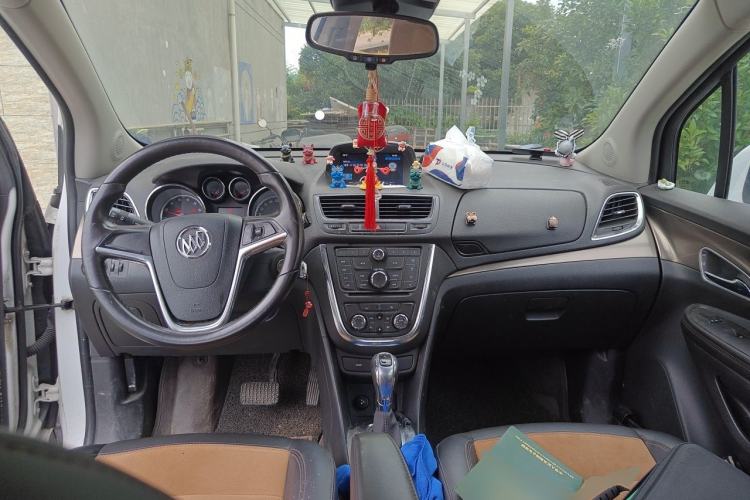 Used Buick Encore 2015 1.4T Automatic Two-Wheel Drive Urban Leading Model Center Console