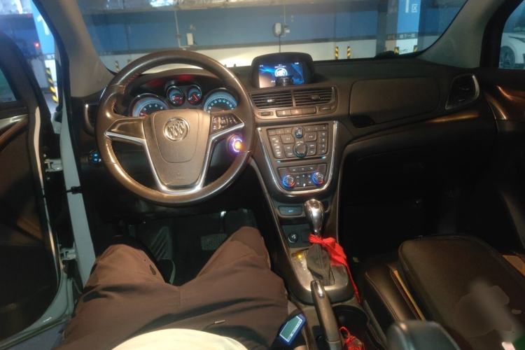 Used Buick Encore 2015 1.4T Automatic Two-Wheel Drive Urban Leading Model Center Console