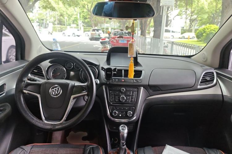 Used Buick Encore 2015 1.4T Automatic Two-Wheel Drive Urban Elite Version Center Console