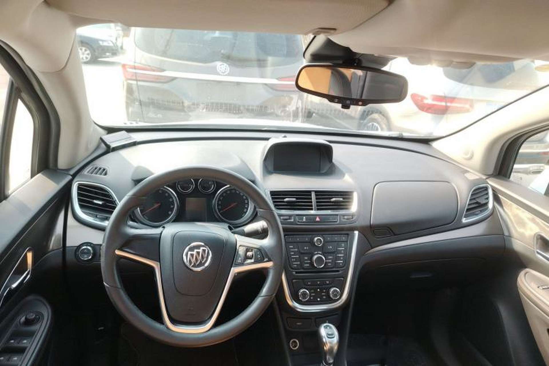 Used Buick Encore 2015 1.4T Automatic Two-Wheel Drive Urban Leading Model Center Console
