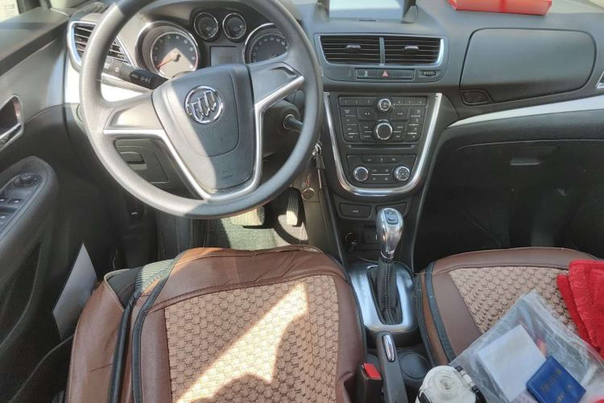 Used Buick Encore 2015 1.4T Automatic Two-Wheel Drive Urban Elite Version Center Console