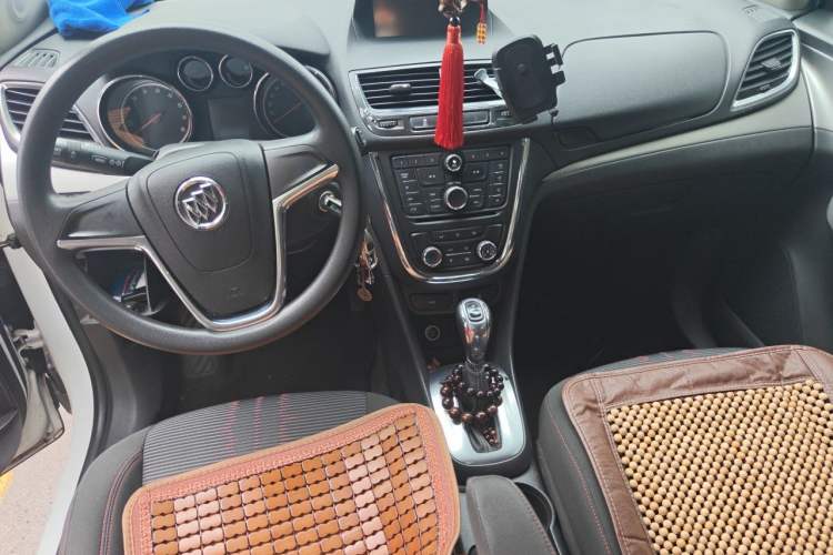 Used Buick Encore 2015 1.4T Automatic Two-Wheel Drive Urban Elite Version Center Console