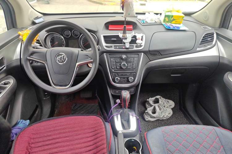 Used Buick Encore 2015 1.4T Automatic Two-Wheel Drive Urban Elite Version Center Console