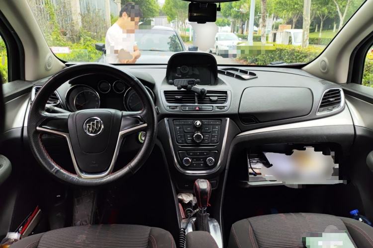 Used Buick Encore 2015 1.4T Automatic Two-Wheel Drive Urban Elite Version Center Console