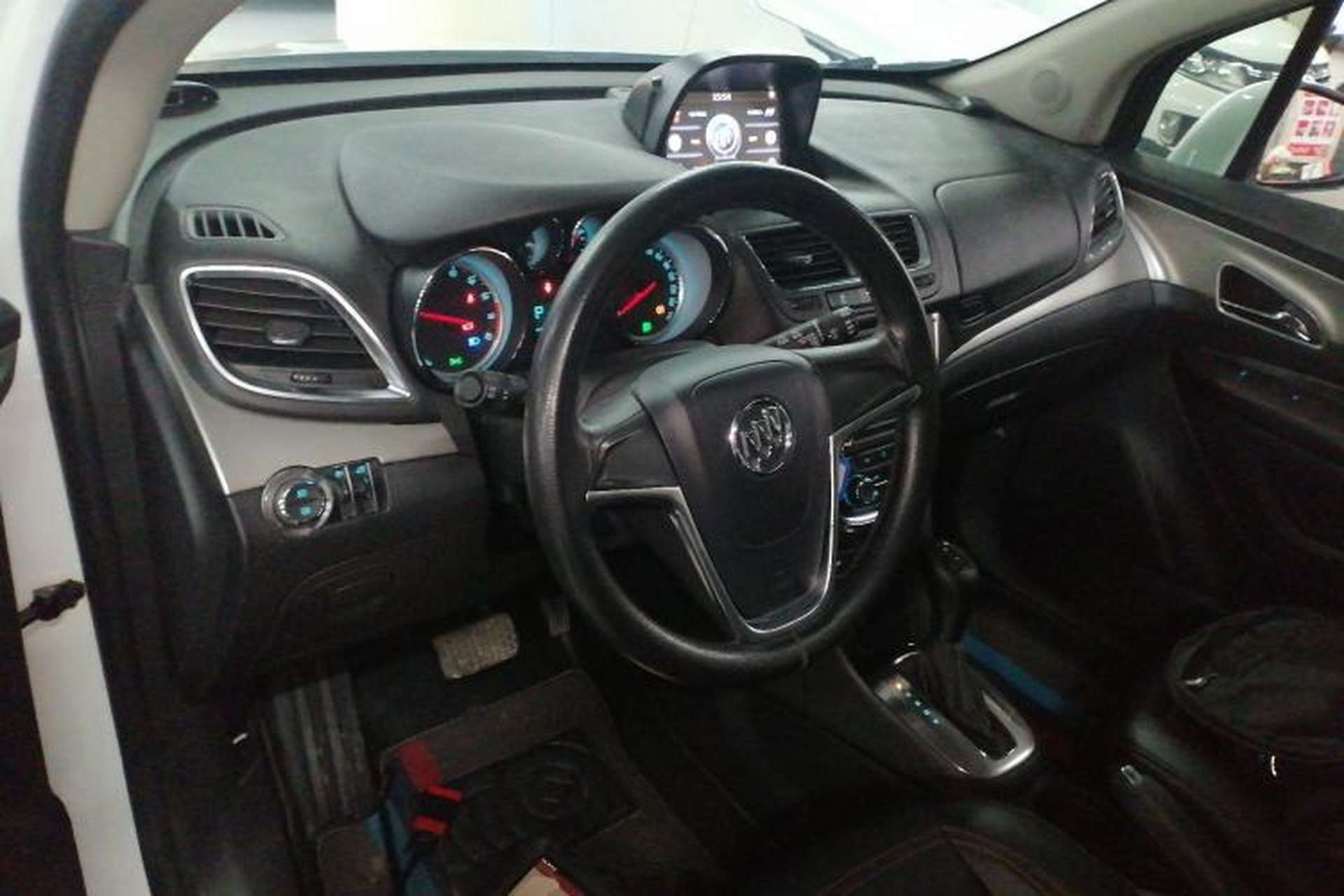 Used Buick Encore 2015 1.4T Automatic Two-Wheel Drive Urban Elite Version Center Console