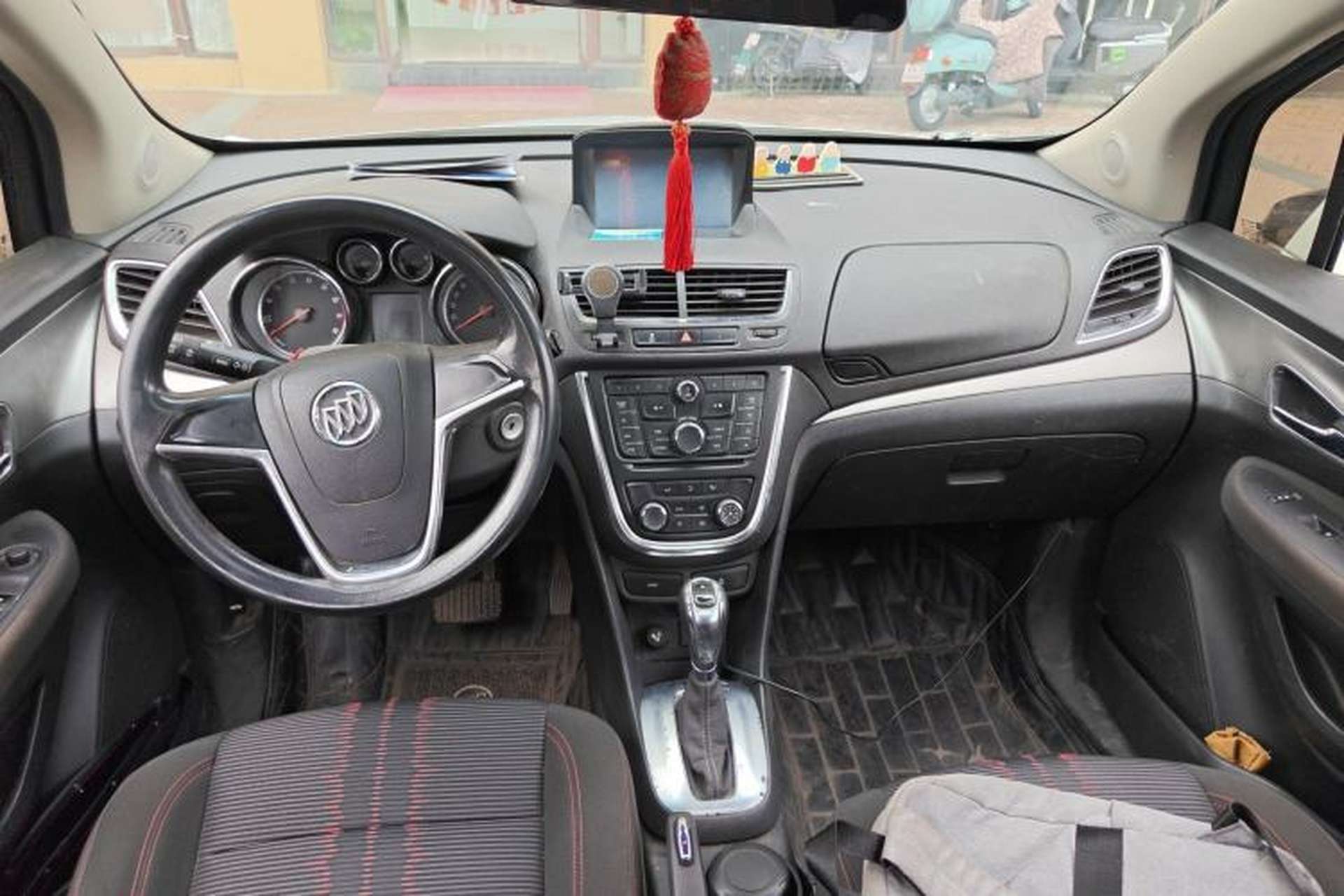 Used Buick Encore 2015 1.4T Automatic Two-Wheel Drive Urban Elite Version Center Console