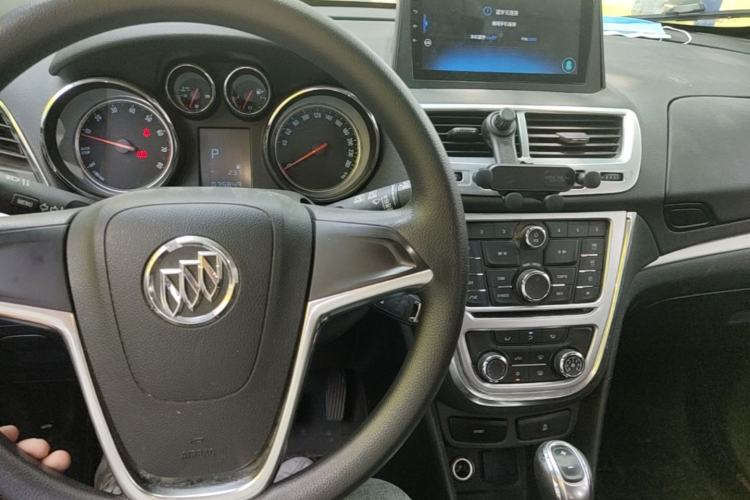 Used Buick Encore 2015 1.4T Automatic Two-Wheel Drive Urban Elite Version Center Console