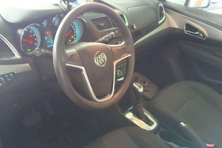 Used Buick Encore 2015 1.4T Automatic Two-Wheel Drive Urban Elite Version Center Console