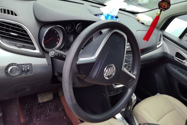 Used Buick Encore 2015 1.4T Automatic Two-Wheel Drive Urban Elite Version Center Console