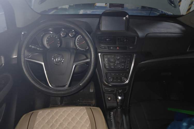 Used Buick Encore 2015 1.4T Automatic Two-Wheel Drive Urban Elite Version Center Console