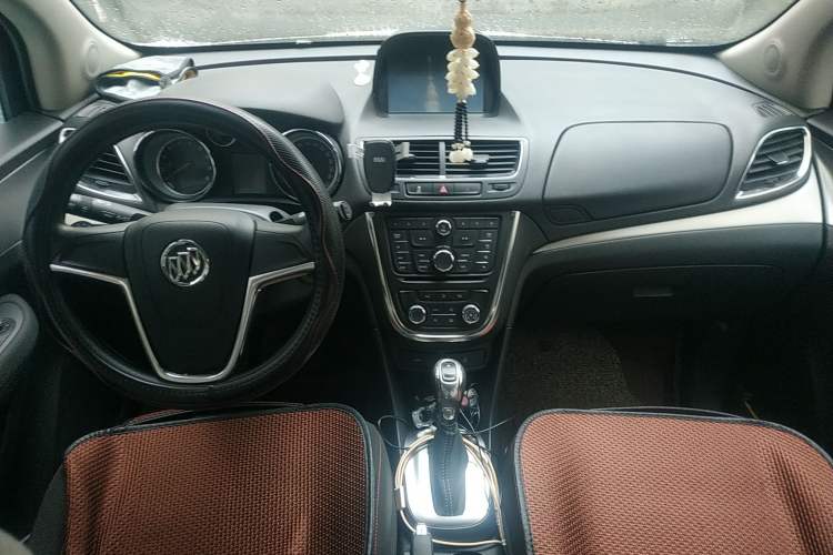Used Buick Encore 2015 1.4T Automatic Two-Wheel Drive Urban Elite Version Center Console