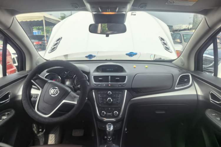 Used Buick Encore 2015 1.4T Automatic Two-Wheel Drive Urban Elite Version Center Console