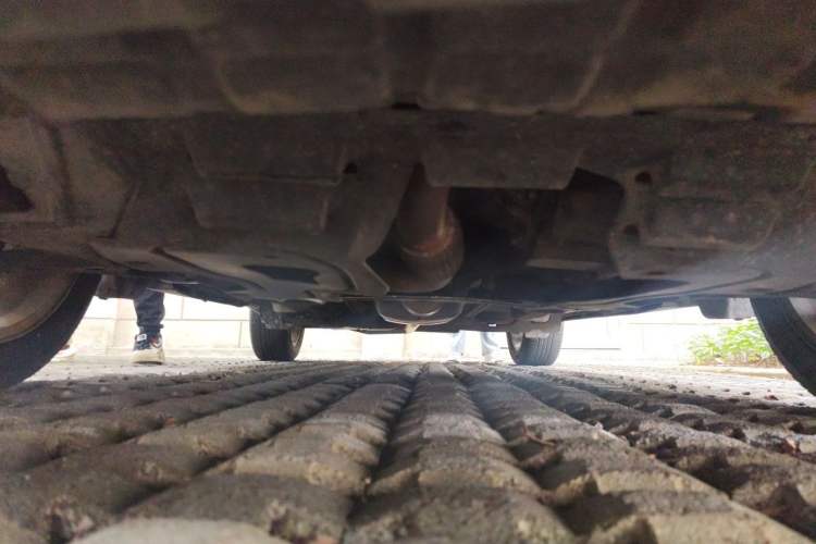Used Buick Encore 2015 1.4T Automatic Two-Wheel Drive Urban Elite Version Chassis Front