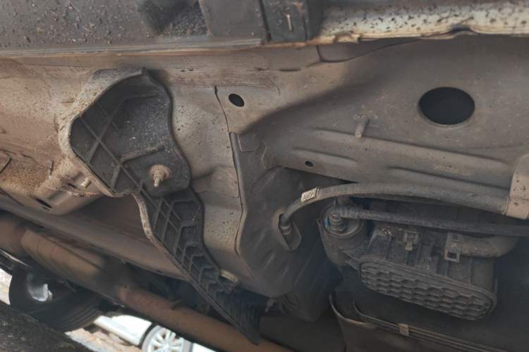 Used Buick Encore 2015 1.4T Automatic Two-Wheel Drive Urban Elite Version Chassis Rear Left