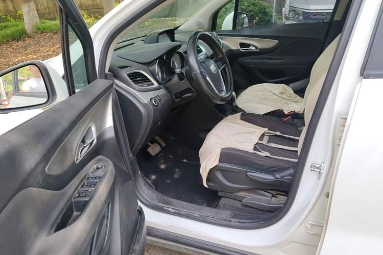 Used Buick Encore 2015 1.4T Automatic Two-Wheel Drive Urban Elite Version Driver Seat