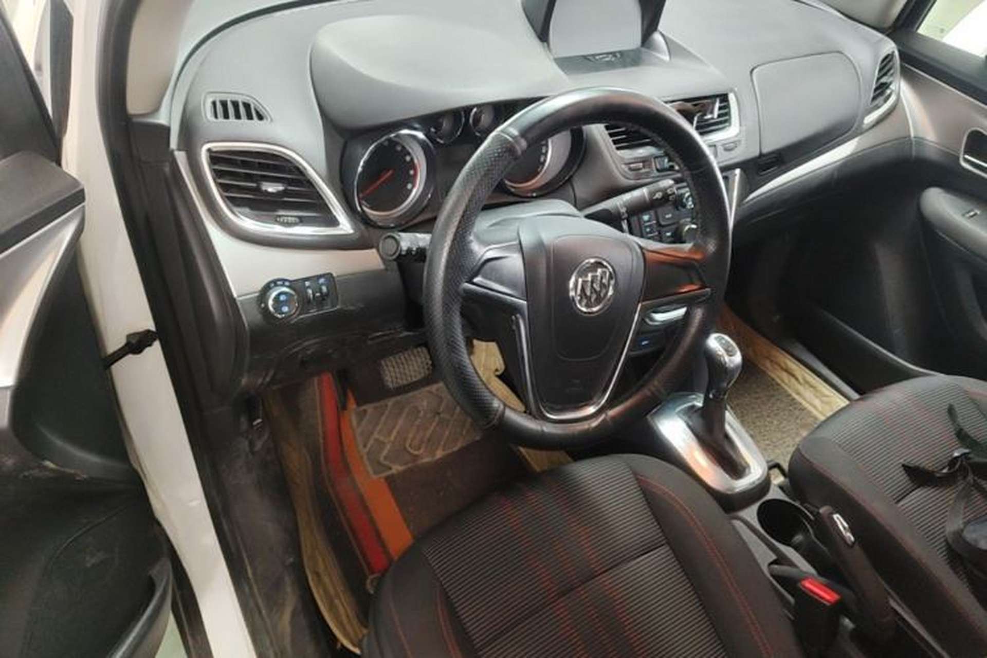 Used Buick Encore 2015 1.4T Automatic Two-Wheel Drive Urban Elite Version Driver Seat