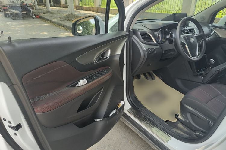 Used Buick Encore 2015 1.4T Manual Two-Wheel Drive Urban Advanced Model Driver Seat