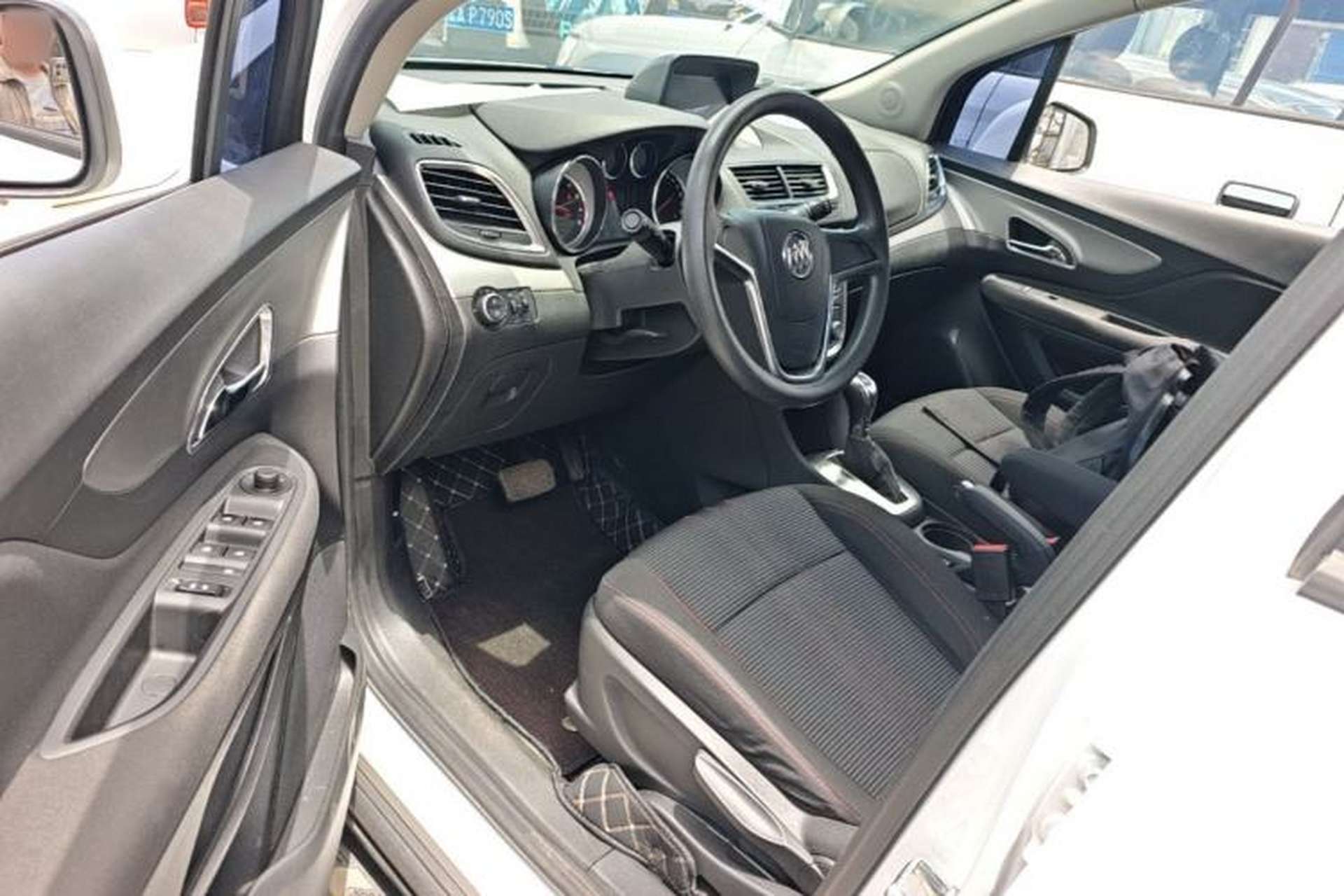 Used Buick Encore 2015 1.4T Automatic Two-Wheel Drive Urban Elite Version Driver Seat
