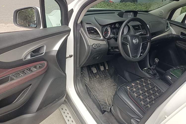 Used Buick Encore 2015 1.4T Manual Two-Wheel Drive Urban Advanced Model Driver Seat