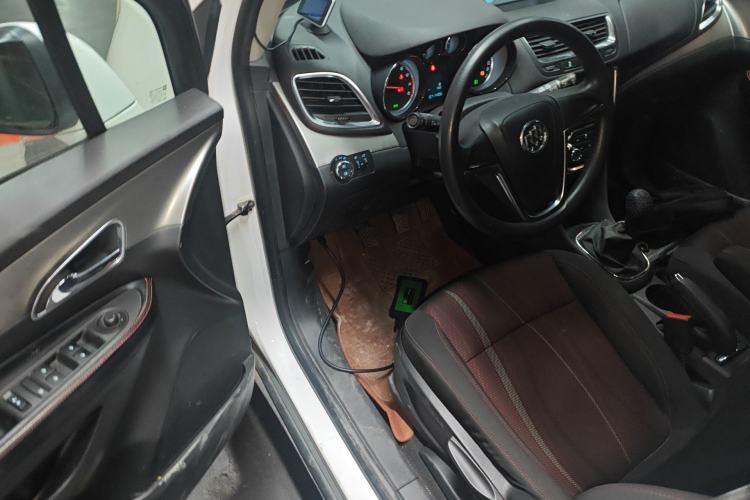 Used Buick Encore 2015 1.4T Manual Two-Wheel Drive Urban Advanced Model Driver Seat