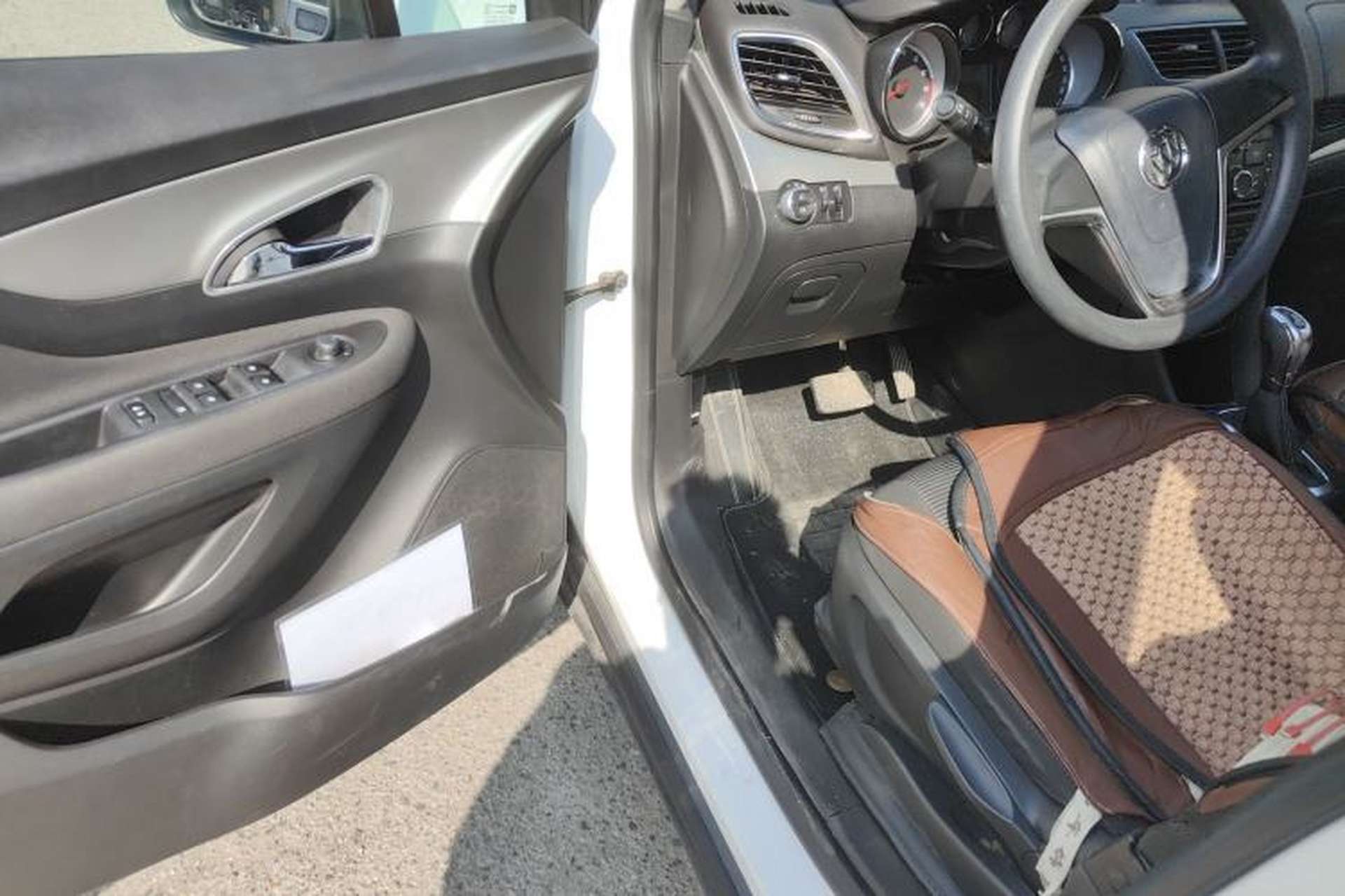 Used Buick Encore 2015 1.4T Automatic Two-Wheel Drive Urban Elite Version Driver Seat