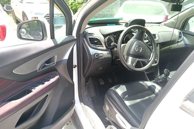 Used Buick Encore 2015 1.4T Manual Two-Wheel Drive Urban Advanced Model Driver Seat