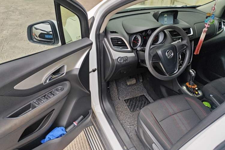 Used Buick Encore 2015 1.4T Automatic Two-Wheel Drive Urban Elite Version Driver Seat