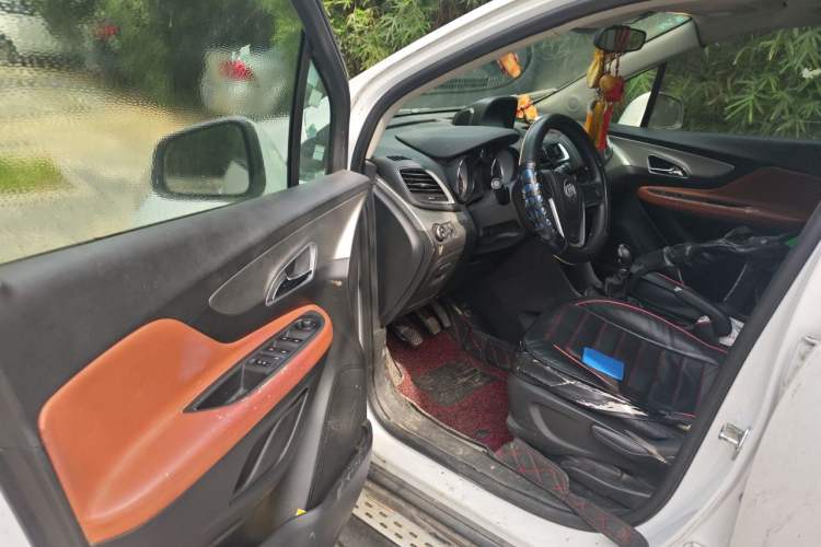 Used Buick Encore 2015 1.4T Manual Two-Wheel Drive Urban Advanced Model Driver Seat