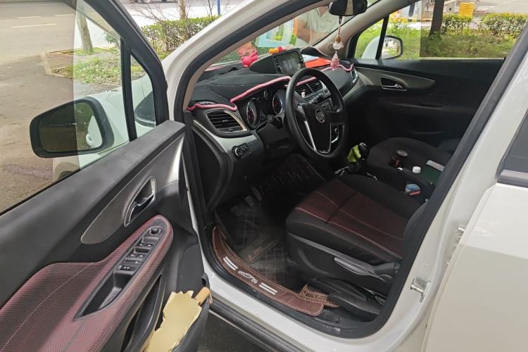 Used Buick Encore 2015 1.4T Manual Two-Wheel Drive Urban Advanced Model Driver Seat