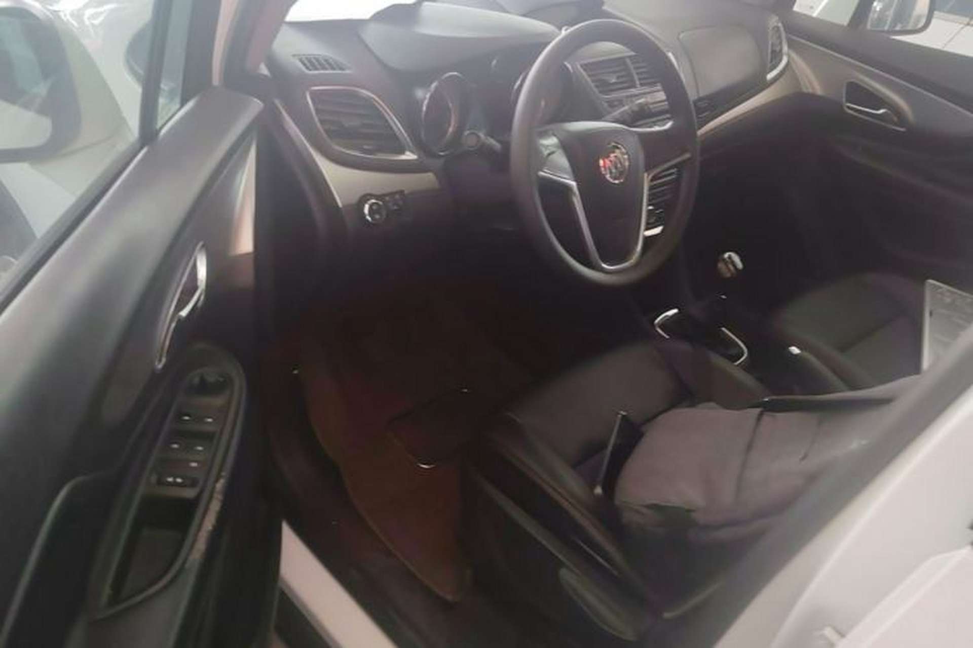 Used Buick Encore 2015 1.4T Manual Two-Wheel Drive Urban Advanced Model Driver Seat