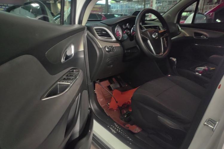 Used Buick Encore 2015 1.4T Automatic Two-Wheel Drive Urban Elite Version Driver Seat