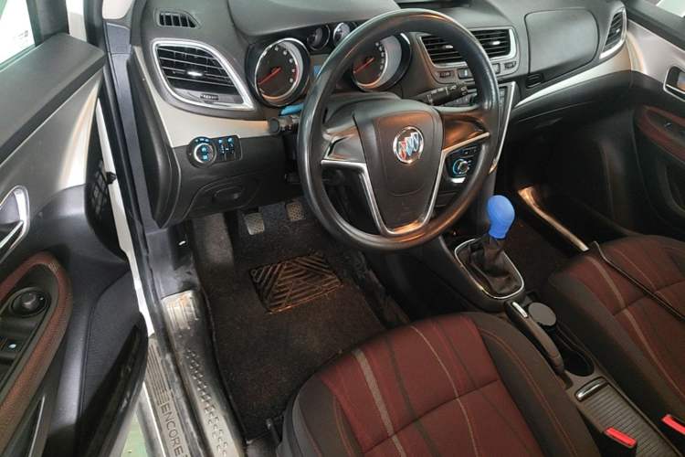 Used Buick Encore 2015 1.4T Manual Two-Wheel Drive Urban Advanced Model Driver Seat