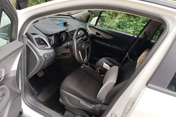 Used Buick Encore 2015 1.4T Automatic Two-Wheel Drive Urban Elite Version Driver Seat