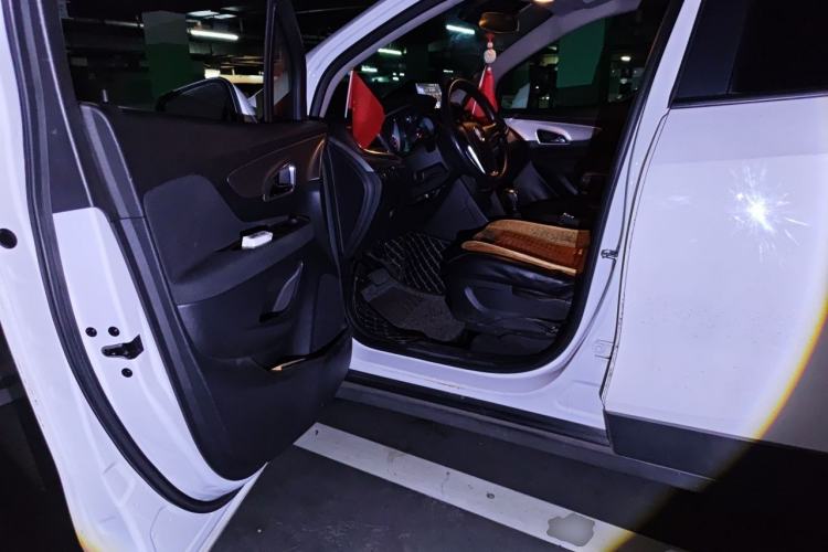 Used Buick Encore 2015 1.4T Automatic Two-Wheel Drive Urban Elite Version Driver Seat