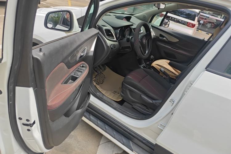 Used Buick Encore 2015 1.4T Manual Two-Wheel Drive Urban Advanced Model Driver Seat