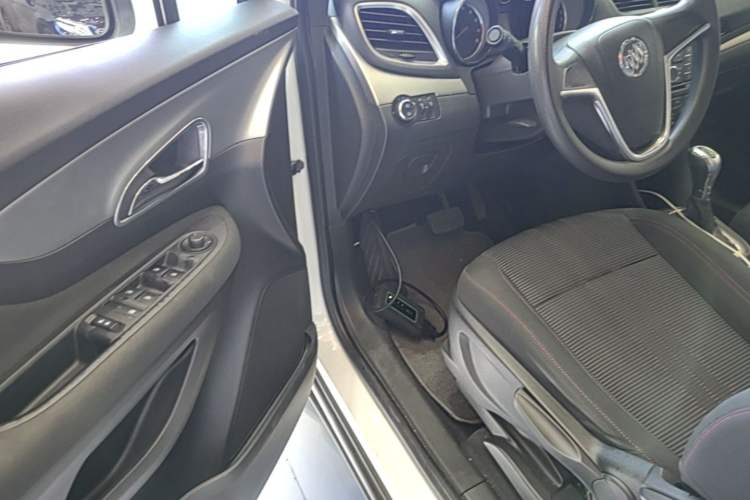 Used Buick Encore 2015 1.4T Automatic Two-Wheel Drive Urban Elite Version Driver Seat
