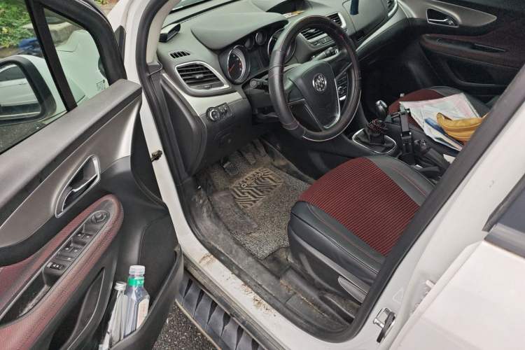 Used Buick Encore 2015 1.4T Manual Two-Wheel Drive Urban Advanced Model Driver Seat