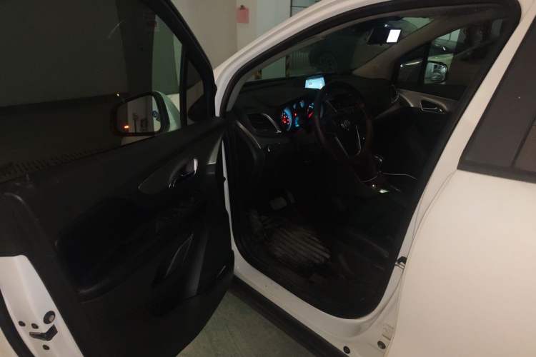 Used Buick Encore 2015 1.4T Automatic Two-Wheel Drive Urban Elite Version Driver Seat