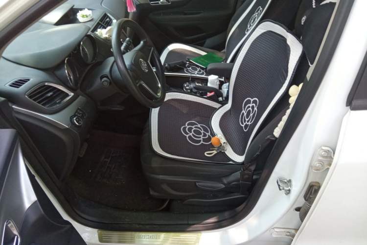 Used Buick Encore 2015 1.4T Automatic Two-Wheel Drive Urban Elite Version Driver Seat