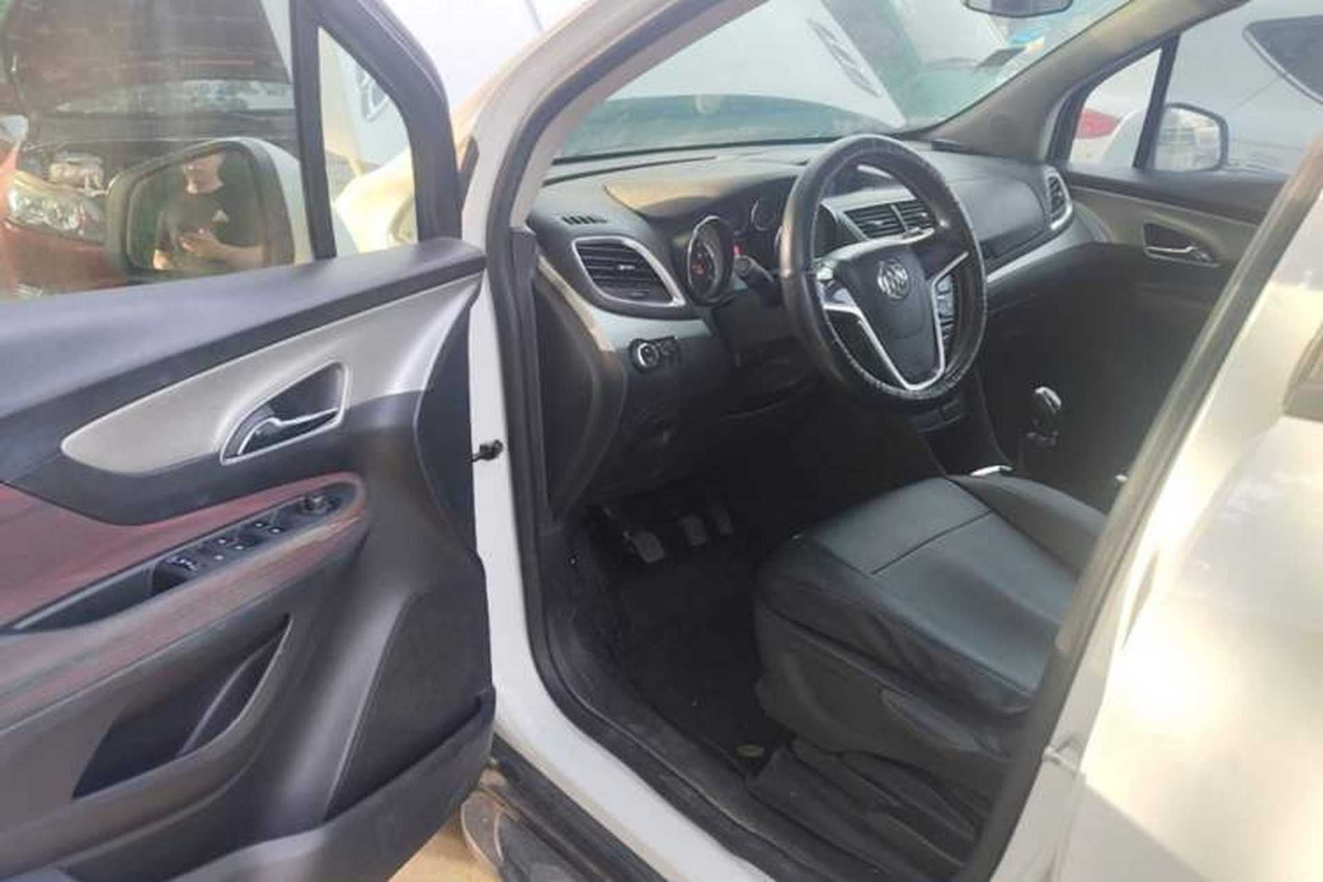 Used Buick Encore 2015 1.4T Manual Two-Wheel Drive Urban Advanced Model Driver Seat