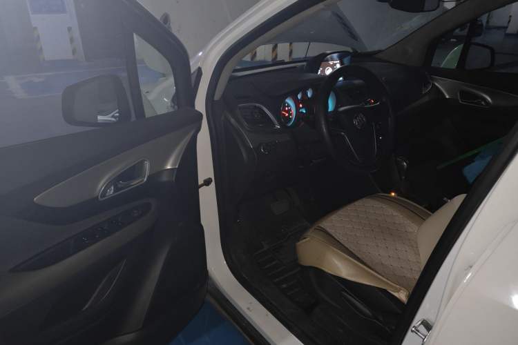 Used Buick Encore 2015 1.4T Automatic Two-Wheel Drive Urban Elite Version Driver Seat