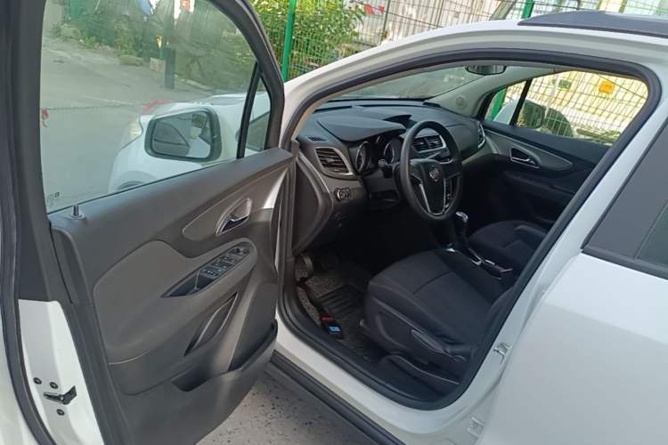 Used Buick Encore 2015 1.4T Automatic Two-Wheel Drive Urban Elite Version Driver Seat