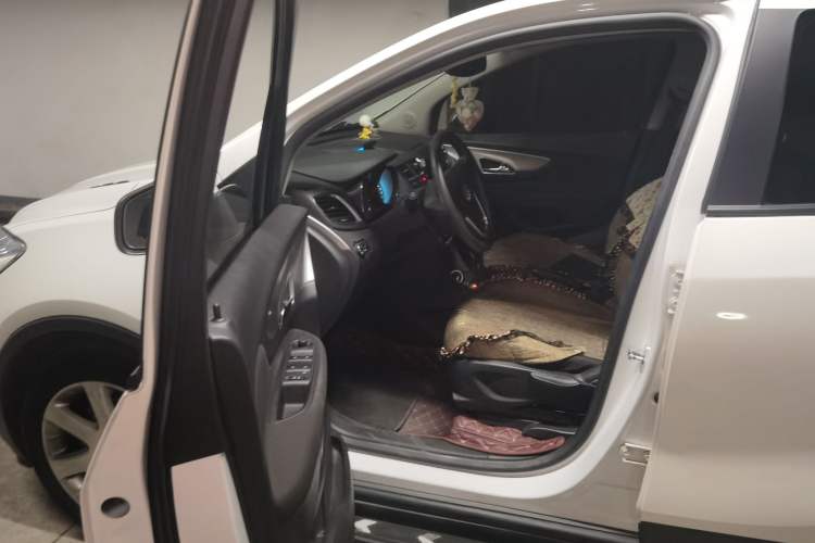 Used Buick Encore 2015 1.4T Automatic Two-Wheel Drive Urban Elite Version Driver Seat