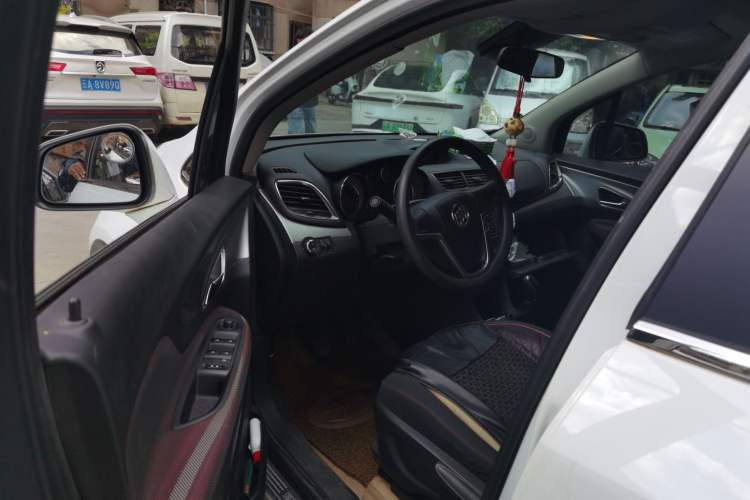 Used Buick Encore 2015 1.4T Manual Two-Wheel Drive Urban Advanced Model Driver Seat