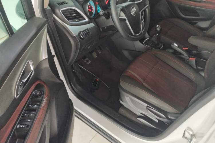 Used Buick Encore 2015 1.4T Manual Two-Wheel Drive Urban Advanced Model Driver Seat