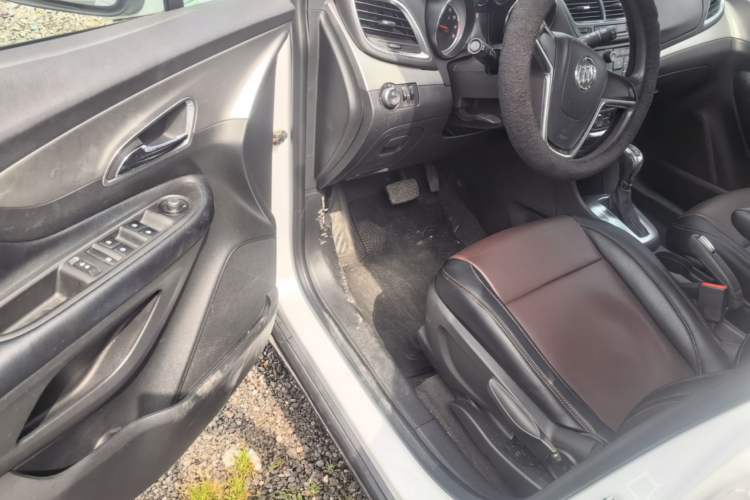 Used Buick Encore 2015 1.4T Automatic Two-Wheel Drive Urban Elite Version Driver Seat
