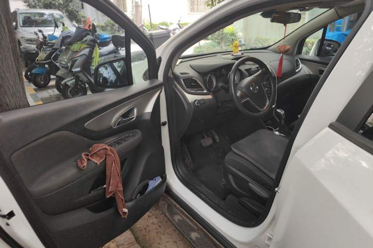 Used Buick Encore 2015 1.4T Automatic Two-Wheel Drive Urban Elite Version Driver Seat