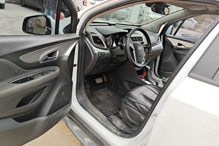 Used Buick Encore 2015 1.4T Automatic Two-Wheel Drive Urban Elite Version Driver Seat