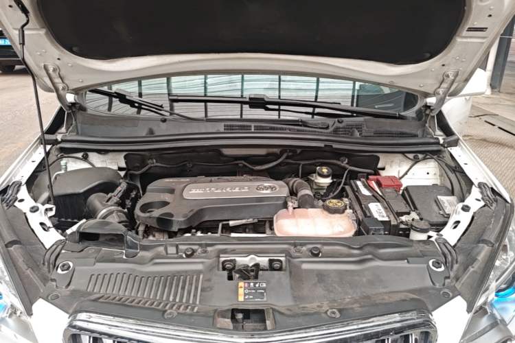 Used Buick Encore 2015 1.4T Manual Two-Wheel Drive Urban Advanced Model Engine Bay