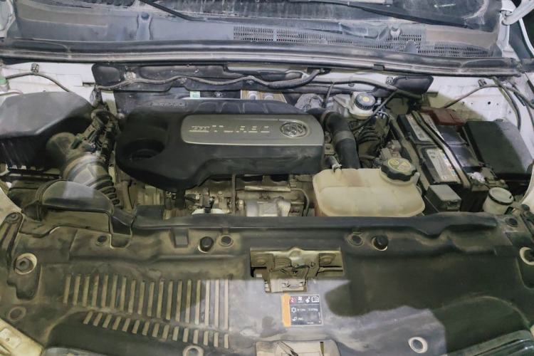 Used Buick Encore 2015 1.4T Automatic Two-Wheel Drive Urban Elite Version Engine Bay